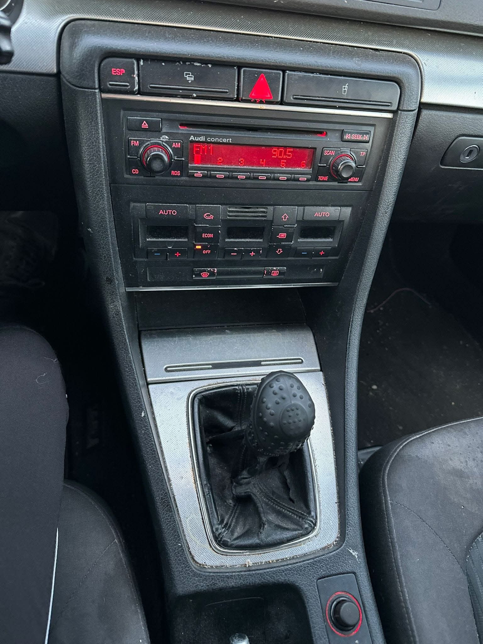 Audi a4 2.0tdi 140k 2006g. - Image 8